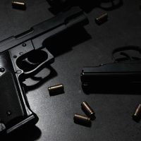 Tráfico de Armas de Fuego vs. Conspiración para el Tráfico de Armas de Fuego Diferencias Clave Según la Ley Federal