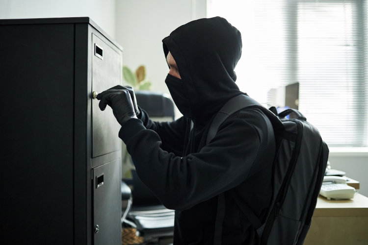 How Employee Theft Can Be Charged Under Florida Law